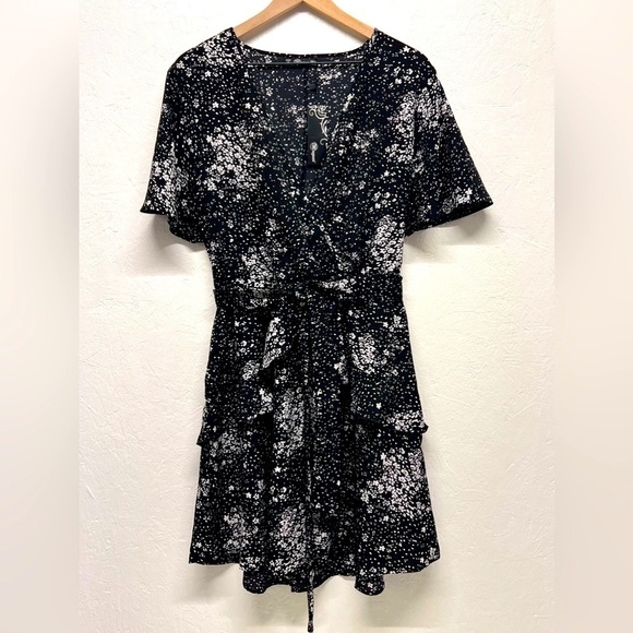 Women’s V-Neck Polyester Dress - Black & White - 1X - Picture 1 of 12